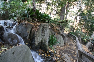名主の滝公園